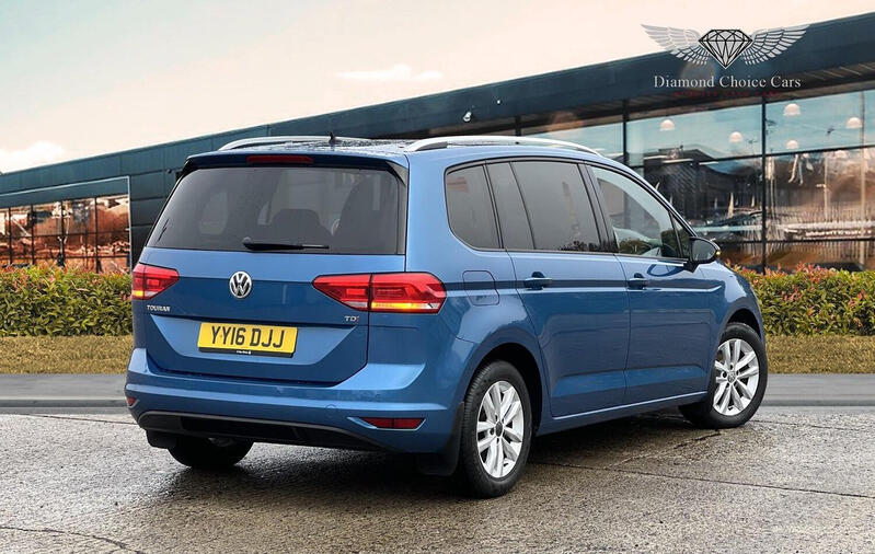 VOLKSWAGEN TOURAN