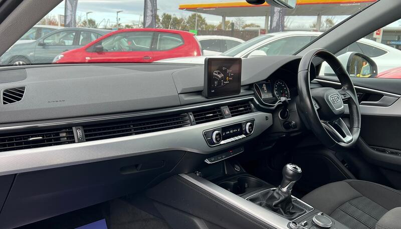AUDI A4 AVANT