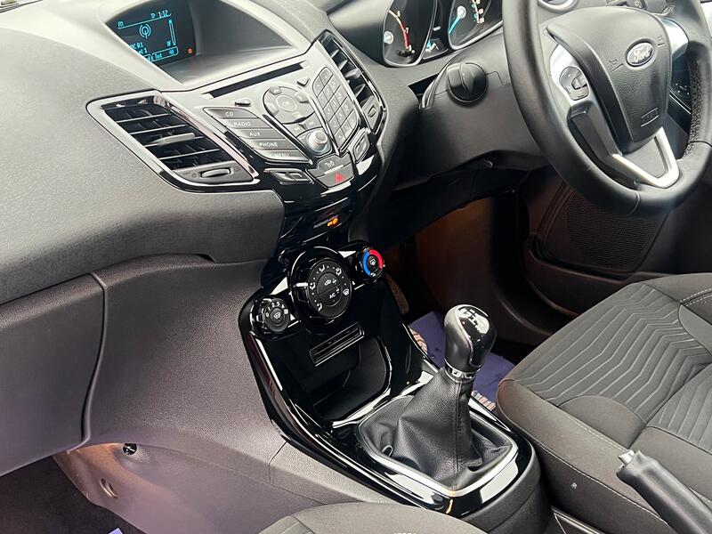 FORD FIESTA