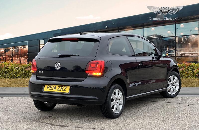 VOLKSWAGEN POLO