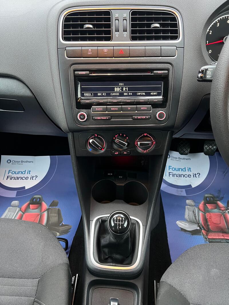 VOLKSWAGEN POLO