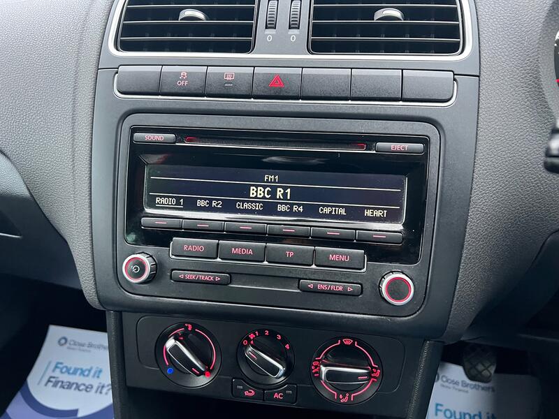 VOLKSWAGEN POLO