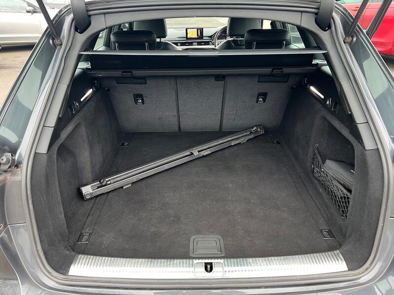 AUDI A4 AVANT