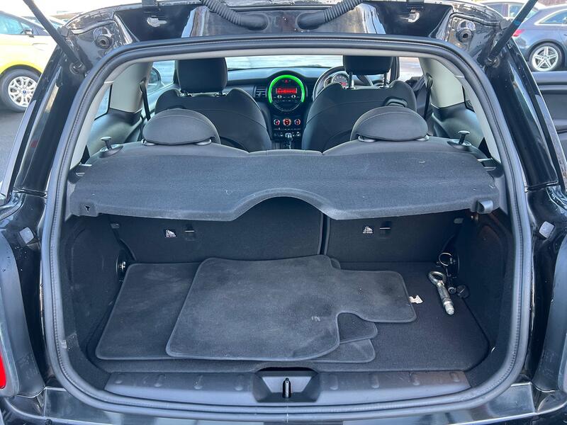 MINI HATCH