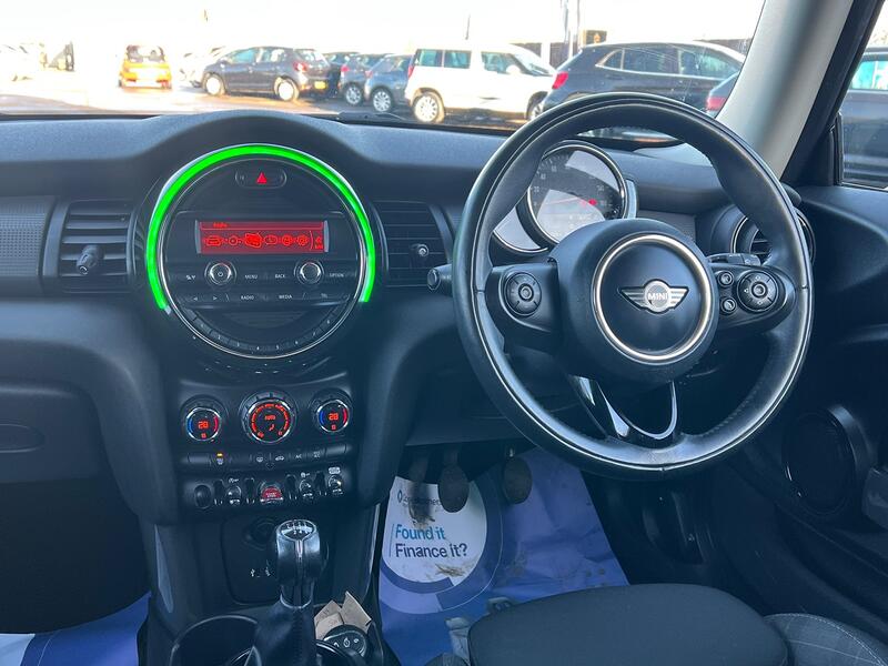 MINI HATCH